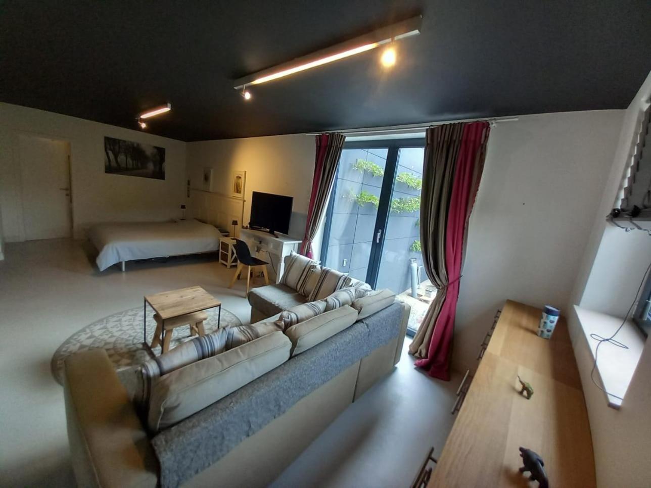 Chez Olivier Bed & Breakfast Wavre Bagian luar foto
